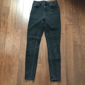 Black skinny jeans